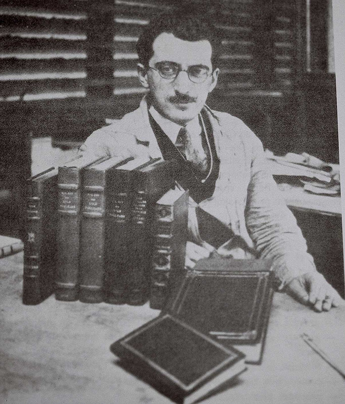 Louis-Philippe Beaudoin in his bindery Louis-Philippe Beaudoin in his bindery